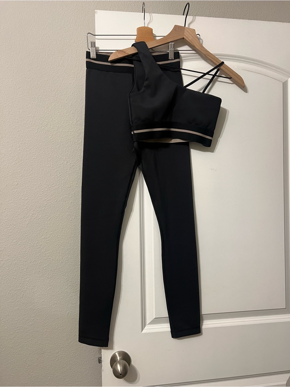 TAN+LINES by Sivan Ayla Black & Brown Leggings & Sports Bra Set